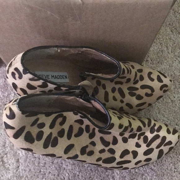 Size 9.5 Steve Madden booties - Picture 3 of 4